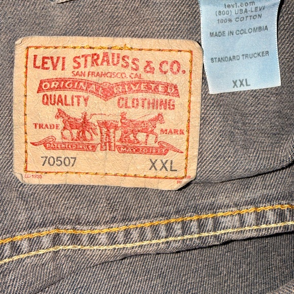 Vintage Levi’s Men's Blue Denim Jacket - Picture 3 of 3